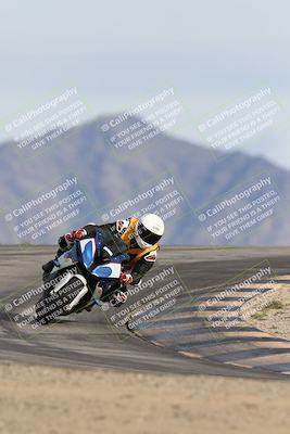 media/Nov-16-2025-Race Pace (Sun) [[8c5fa54630]]/Non Verified Riders (1st 20 Minutes)/6-Turn 12 (2pm)/